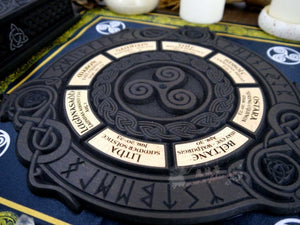 进口年度年轮Norse runes Triskelion Wiccan祭坛Solstice历法