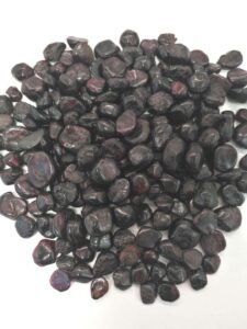 能量晶石收藏~天然石榴石碎石5-7mm裸石装饰供佛宝石摆件
