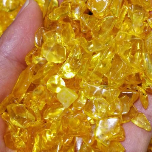 能量晶石收藏~加色黄水晶碎石 家庭装饰品 供佛消磁石100克：圖片 3