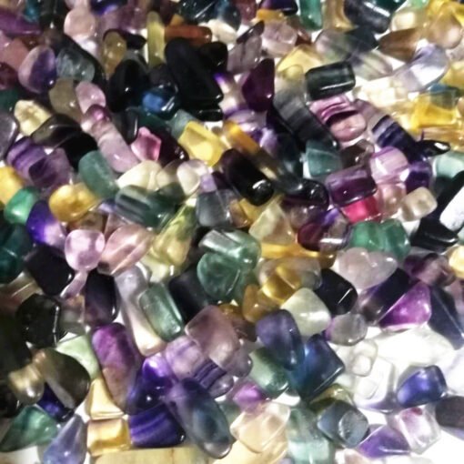 能量晶石收藏~天然彩萤石碎石 水晶七彩萤石颗粒 鱼缸花盆装饰