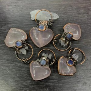 天然能量水晶 复古风个性天然粉晶爱心吊坠纯手工包边电镀  产品灵气师手工