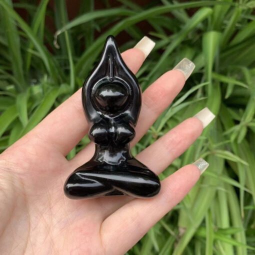 热销  天然黑曜石瑜伽女雕刻件水晶原石小摆件