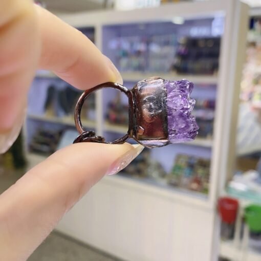 天然能量水晶 天然紫晶牙戒圈吊坠镶嵌 复古风铜包边电镀灵气师手工