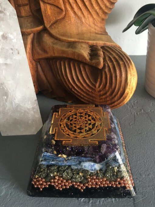 正品 进口灵气师玛雅奥格尼金字塔 18k Shri Yantra充能金字塔紫晶蓝石：圖片 2