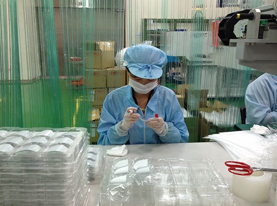 PSiO 高科技实验室制造 光疗眼镜品质控制 法国LNE认证